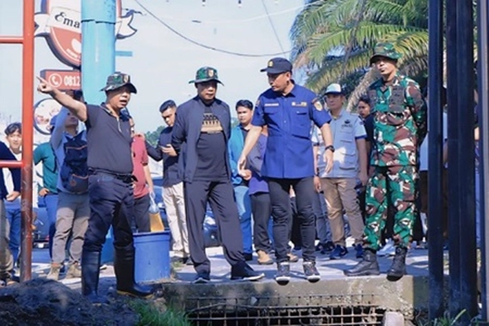 Pj Walkot Muflihun Ajak Masyarakat Rutin Goro Massal di Titik Rawan Banjir