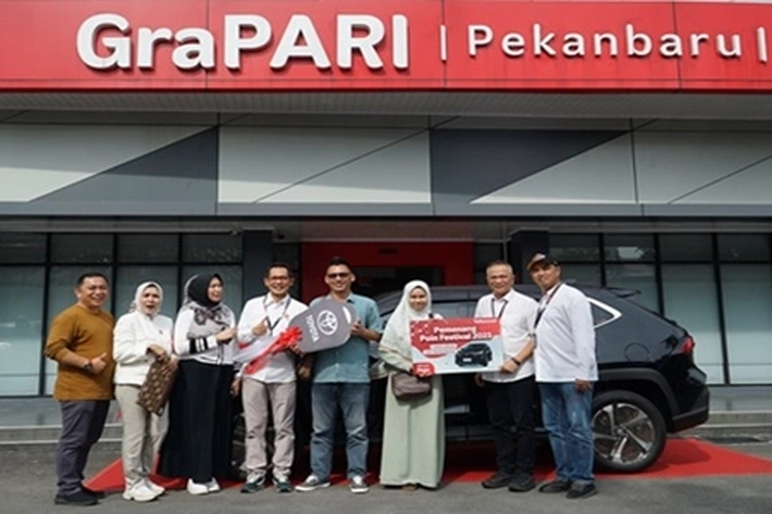 Pelanggan Setia Telkomsel di Pekanbaru Menang di Undi-undi Hepi Bawa Pulang Toyota Corolla Cross