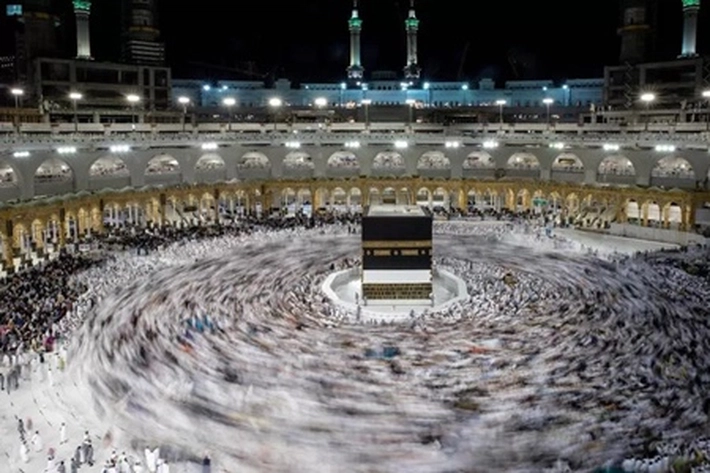 Tawaf Gelombang Besar Berkeliling Ka'bah di Masjidil Haram untuk Memakmurkan Bumi