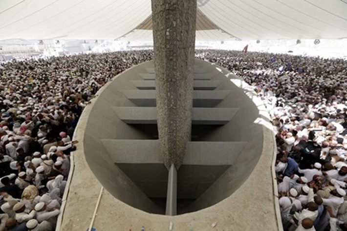 Jamaah Haji Dibekali Kerikil untuk Lontar Jumrah Sejak di Arafah