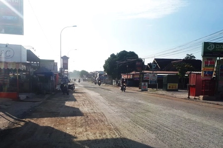 Warga dan Pedagang Terpapar Debu Jadi Terganggu Akibat Perbaikan Jalan Adisucipto Pekanbaru