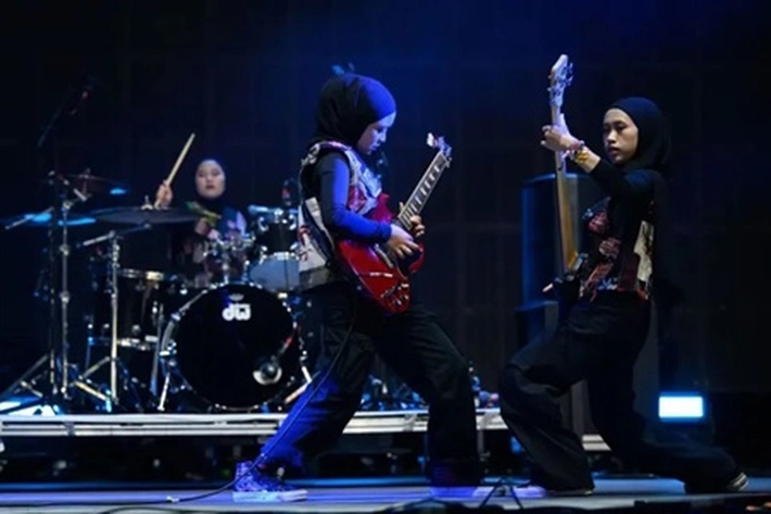 VoB Ukir Sejarah, Band Indonesia yang Pertama Tampil di Festival Glastonbury