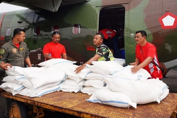 Riau Buat Modifikasi Cuaca untuk Tangkal Hotspot Membludak, '18 Ribu Ton Garam Sudah Disemai'
