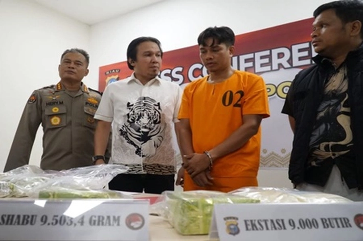 Polisi Berhasil Bongkar Produsen Pil Ekstasi yang Bercampur Procold