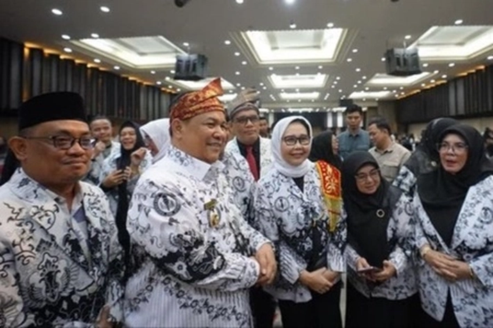 Pj Gubri SF Hariyanto Minta PGRI Riau Ikut Tingkatkan Mutu Pendidikan di Era Digital