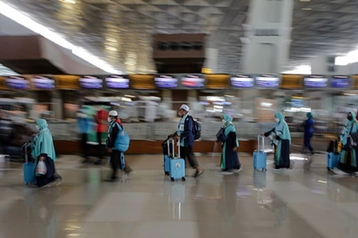 Jamaah Umrah Dapat Bimbingan dari Imam Utama Masjid Raya Annur untuk Jalur Travel Madinah Iman Wisata