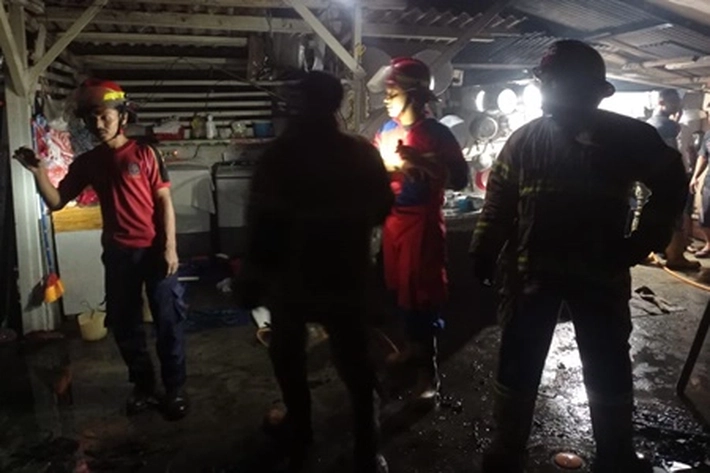 Rumah di Kelurahan Dabo Lama Hangus Terbakar Dilalap Sijago Merah