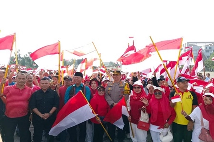 Pemprov Riau Launching Gerakan 10 Juta Bendera dalam Sambut HUT RI Ke-79