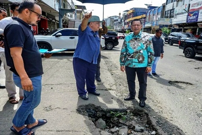 Pemko Pekanbaru Butuh Anggaran Rp20 Miliar untuk Perbaikan 5 Ruas Jalan yang Sudah Alami Rusak Parah