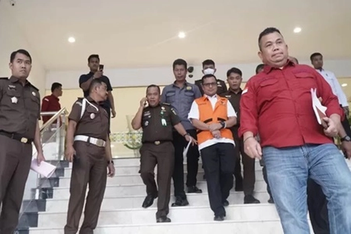 Berkas Perkara Dugaan Korupsi Anggaran Sekretariat DPRD Provinsi Riau Dilimpahkan ke Kajati Riau