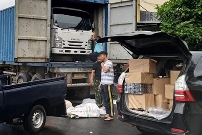 Kanwil Bea Cukai Riau Hentikan Truk Pembawa Dua Juta Batang Rokok Ilegal di Rohil
