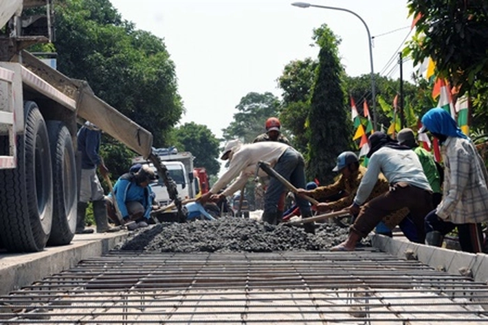 Proses Perbaikan Ruas Jalan Dilakukan Melalui Pergeseran Anggaran