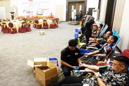 Manajemen Hotel Grand Suka Gelar Donor Darah yang Disupport SIM Keliling, PKBI dan PMI