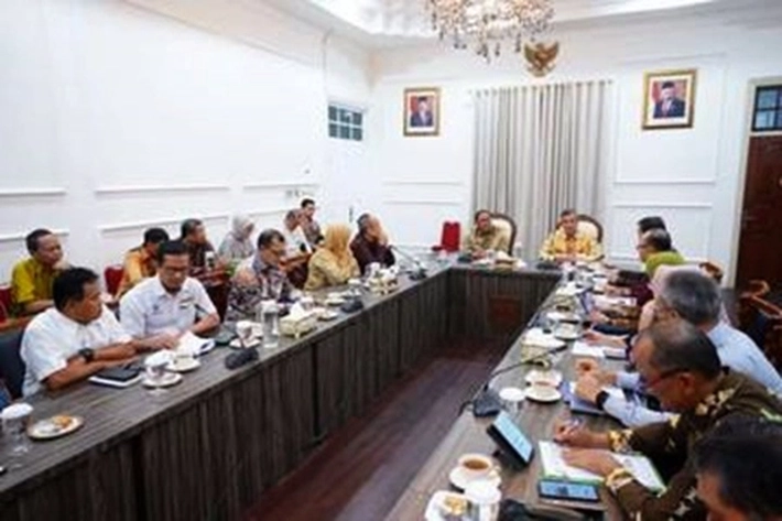 Pj Gubri Rahman Hadi Audiensi Bersama BPS, BI, OJK dan Bulog