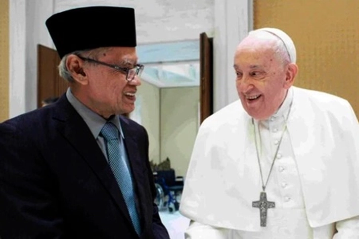 Saat Paus Fransiskus Membela Islam yang Jadikan Hubungan dengan Indonesia Sebagai Prioritas
