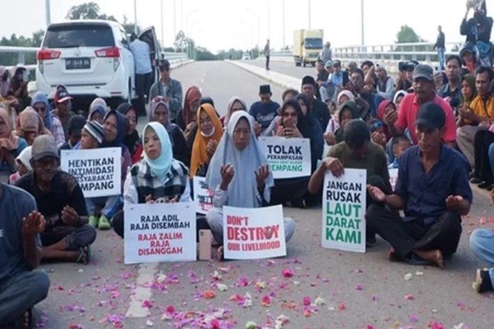 Ratusan Masyarakat Melayu Sangat Bersedih Berbondong-bondong ke Jembatan Barelang, 'Peringati 1 Tahun Insiden Penggusuran Paksa'