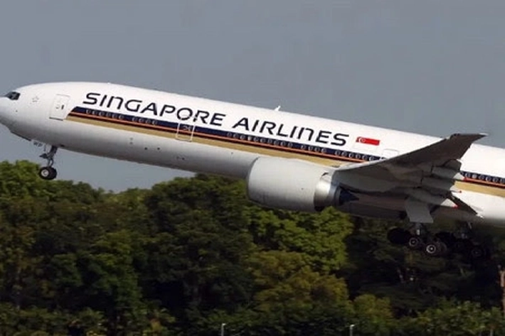 Penumpang Ngamuk di Pesawat Singapore Airlines karena tak Disediakan Minuman Beralkohol