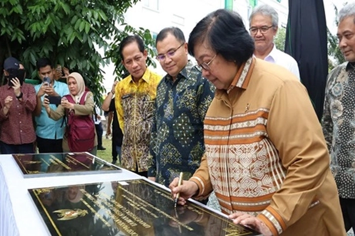Menteri LHK Resmikan Taman Ekoriparian Sebagai Pusat Edukasi di UMRI dan UNILAK Pekanbaru