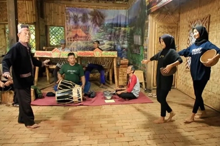 Tarian Genjer-Genjer Kembali Ditampilkan, Seniman: ‘Saya Kenalkan Bukan pada Politik, Tetapi Seni yang Sebenarnya’