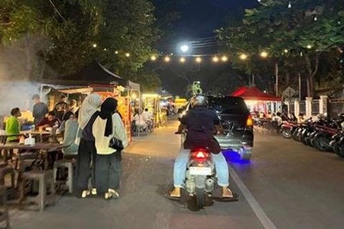 Pedagang Kaki Lima di Jalan Cut Nyak Dien Pekanbaru Ditertibkan