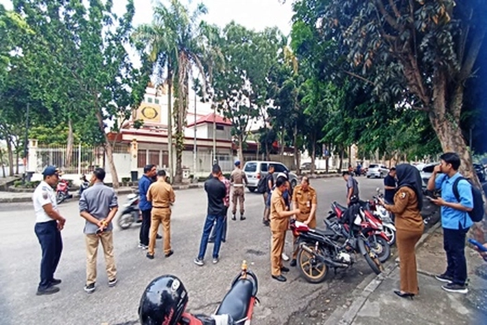Uji Coba Rekayasa Lalu Lintas dan Penataan Parkir Diterapkan di Kawasan Cut Nyak Dien