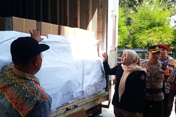 KPU Riau Terus Kebut Pendistribusian Logistik Surat Suara Pilkada 2024 ke daerah-daerah