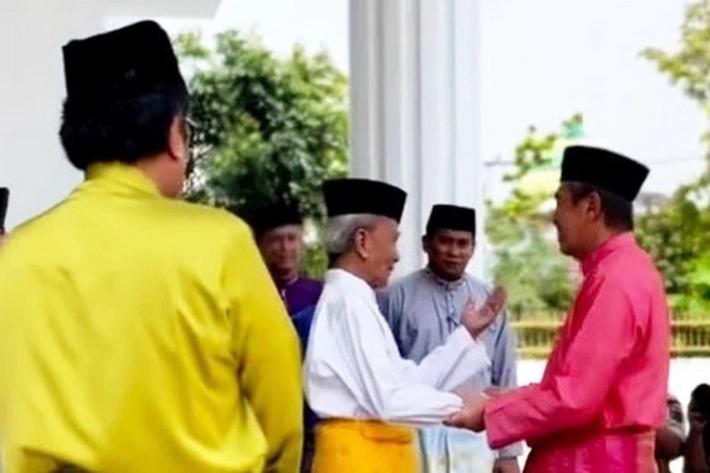 Mantan Gubernur Anas Ma'mun Dukung Kandidat Syamsuar, Pengamat: 'karena Kreatif Bikin Stategi dan Punya Gagasan Politik'