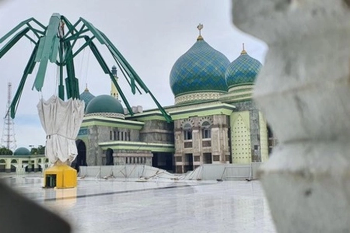 Payung Elektrik Masjid Annur Disorot yang Pernah Dilaporkan INPEST ke KPK, 'Terbukti Memang Benar-benar Hancur Berantakan'