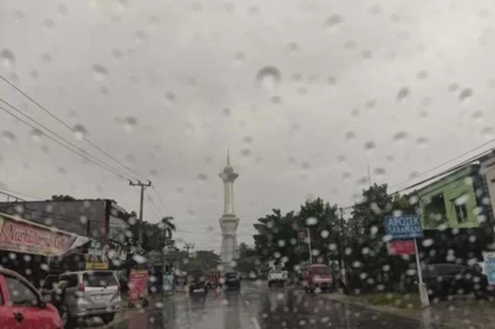 Cuaca Ekstrem Mulai Melanda Pesisir Riau yang Diwarnai Hujan Ringan Hingga Sedang