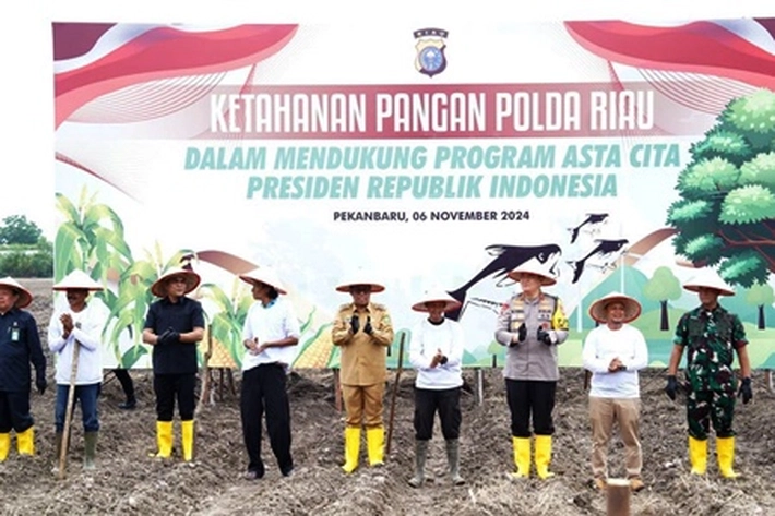 Polda Riau Dukung Swasembada Pangan dengan Program Tanam Jagung dan Budidaya Patin
