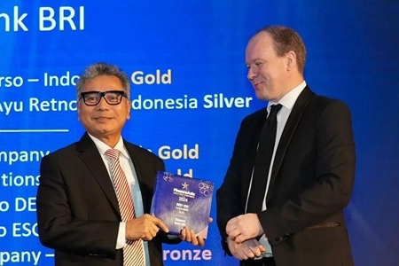 Direktur Utama BRI Raih Penghargaan The Best CEO Berkat Komitmen dalam Memimpin Transformasi Hijau Berkelanjutan