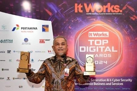 BRK Syariah Kembali Raih 2 Penghargaan Bergengsi TOP Digital Awards 2024