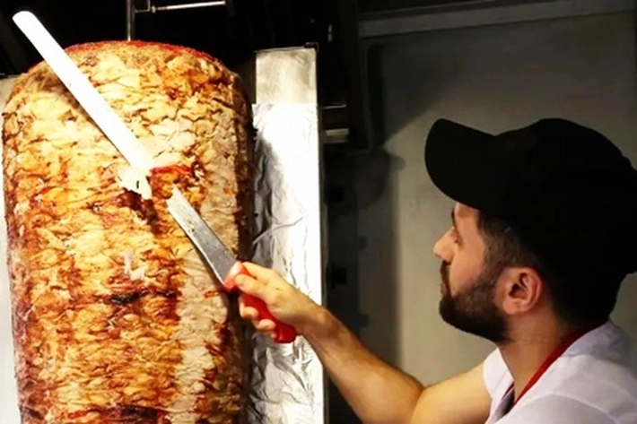 Bagaimana Asal-usul Döner Kebab yang Jadi Rebutan Oleh Konsumen?