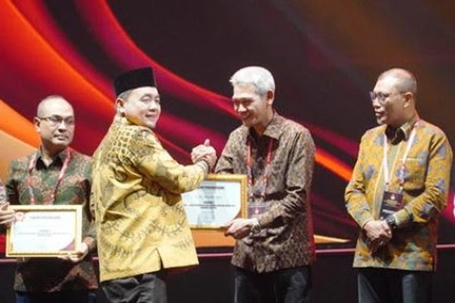 KPU Riau Terima Penghargaan Terbaik 1 Kategori Pengelolaan Teknis