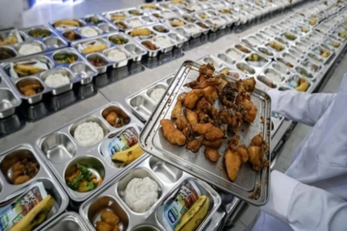 Makan Bergizi Gratis di Pekanbaru Ditunda karena Terlambat Pengiriman Alat Dapur