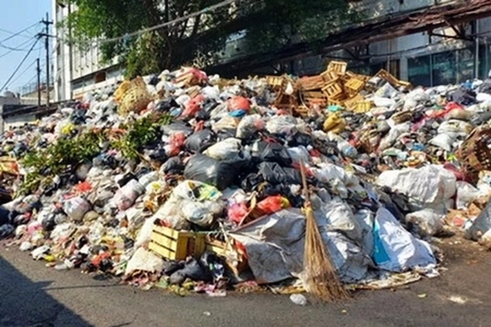 Pj Walikota Peringatkan PT EPP Tuntaskan Tumpukan Sampah, 'yang Sudah Timbulkan Wabah Penyakit Mematikan'