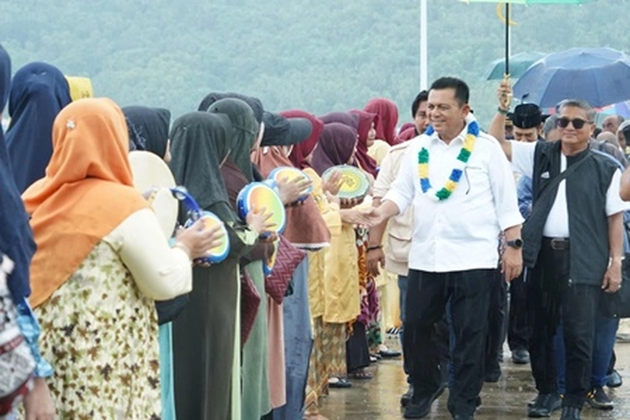 Ansar Ahmad Berhasil Perkuat Jaringan Internet di Kepri untuk Permudah Akses Digital