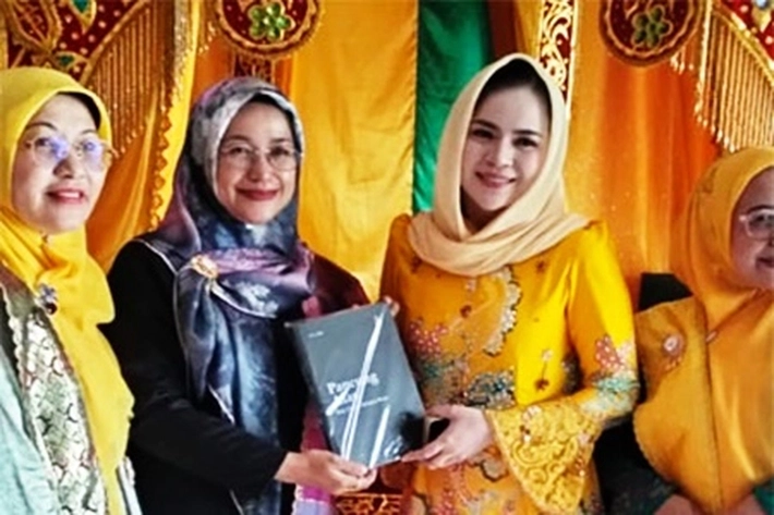 Maharatu Tanaya Kunjungi Dekranasda dan Istana Siak yang Didampingi Ekraf LAM Riau