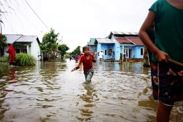 Hujan Lebat dan Petir Masih Ancam Riau Jadi Banjir, BPBD: Masyarakat yang Tinggal Disepanjang Sungai Tetap Waspada