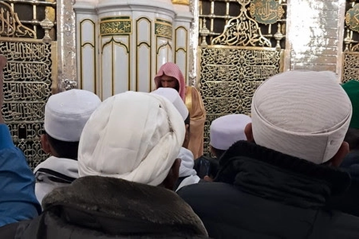 Raudhah di Masjid Nabawi Tempat Mustajabnya Doa