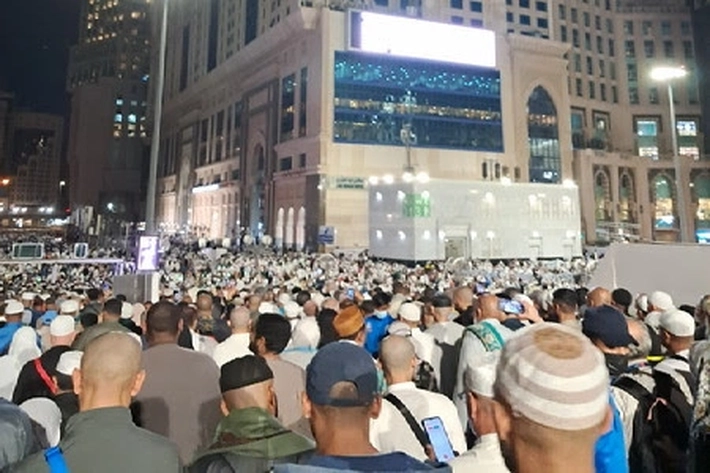 Jamaah Diminta Tidak Sholat di Koridor, Pintu Masuk dan Keluar Serta di Jalur kendaraan