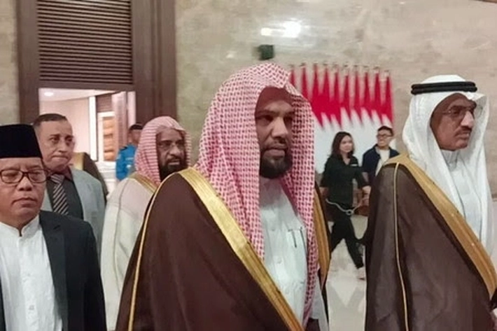 Imam Besar Masjid Nabawi Syekh Ahmad bin Ali Al-Hudhaify Ungkap Tujuannya Datang ke Indonesia
