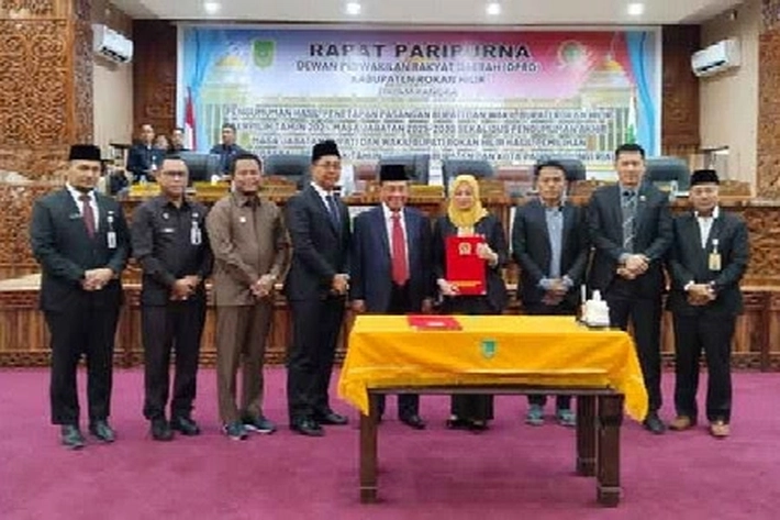 Dewan Umumkan Hasil Penetapan Pasangan Bupati dan Wakil Bupati Rohil Terpilih 2025-2030