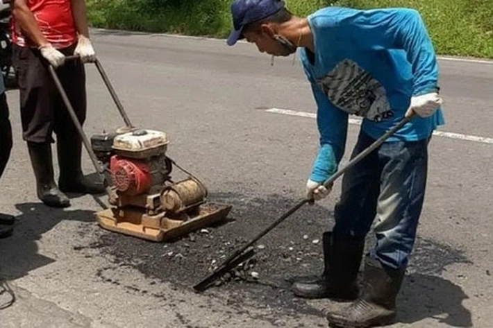 Pemko Pekanbaru Mulai Perbaiki Jalan dengan Tambal Sulam di Lokasi yamg Alami Kerusakan