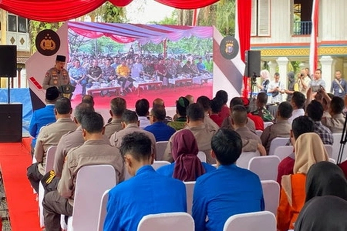 Jelang Ramadhan, Polda Riau Salurkan 2.250 Paket Sembako untuk Mahasiswa