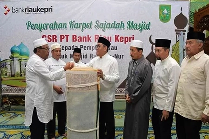 PT Bank Riau Kepri Syariah Salurkan CSR ke Masjid An Nur dalam Sempena Syukuran