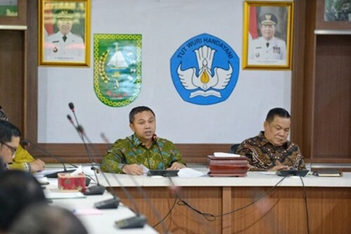 Gubri Wacanakan Pembagian Seragam Gratis untuk Tekan Angka Putus Sekolah