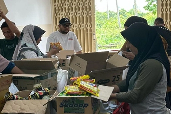 Wakil Ketua DPRD Pekanbaru Andry Saputra Salurkan 1.000 Paket Sembako untuk Korban Banjir