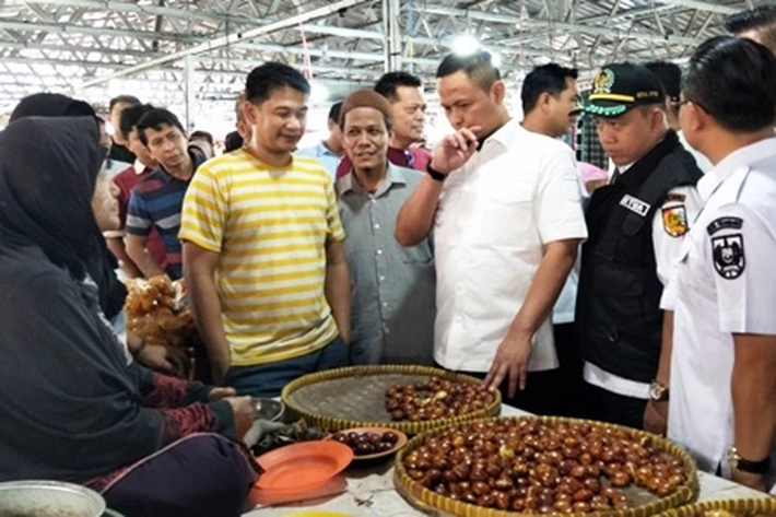 Pedagang Ngeluh karena Pembeli Sepi di Ramadan, Walikota Agung Nugroho: 'Kita Buat Harga Pokok Stabil Jelang Lebaran'
