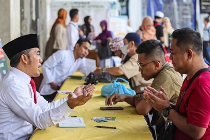 Zakat Fitrah 2025 akan Capai Rp 7,5 Triliun yang Mayoritas Bayar di Masjid